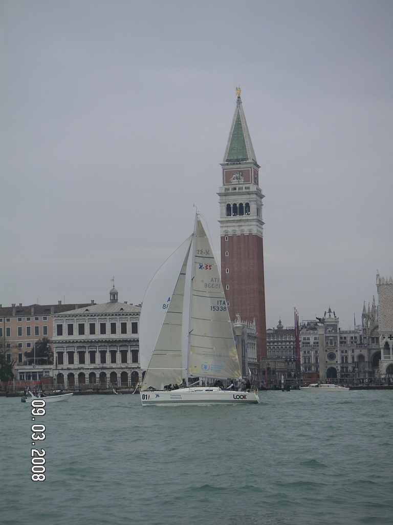 X 35 Spin One di fronte a San Marco