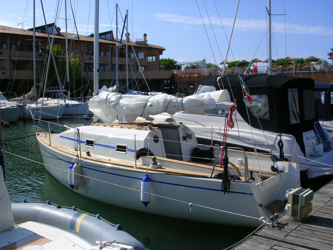 Petrel 28