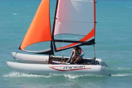 Minicat 420 catamarano gonfiabile